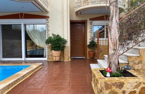 Varkiza Apartment | Pool Garden House near the Sea