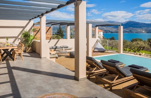 Lixouri Villa | R 1481 Petani K5 with Garden View, Sea view & Soundproof Windows.