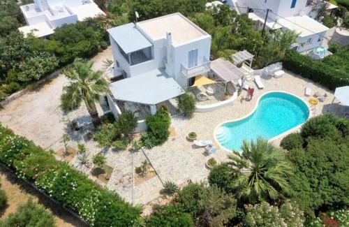 Kamari Villa | Riviera paradise-unique villa with private pool