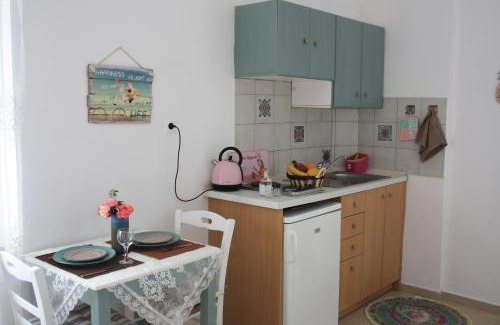 Adelianos Kampos Apartment | Romantic Apartment