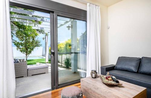 Skalani Villa | Romantic, homely Villa Aura w heated pool