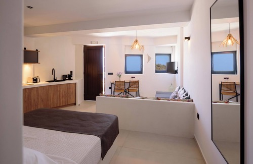 Finikia House | RyoLithos Suites