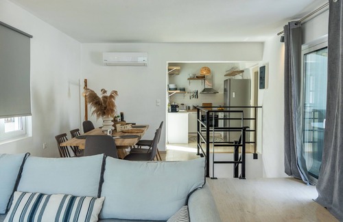 Bali House | Sea-esta Beach House, right on the beach, car-free vacation