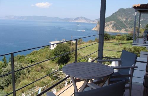 Skopelos Apartment | Sea View Studios