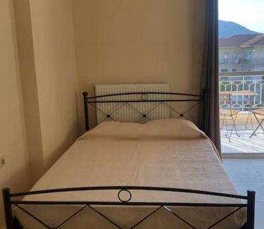 Paralio Astros Apartment | Soft Pillow