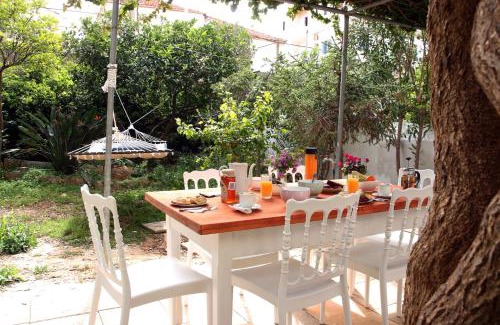 Halepa Apartment | Spacious townhouse close to Chania center