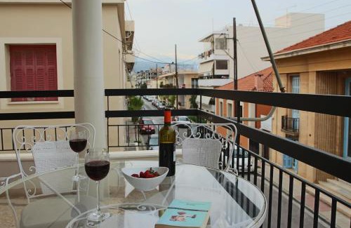 Halepa Apartment | Spacious townhouse close to Chania center