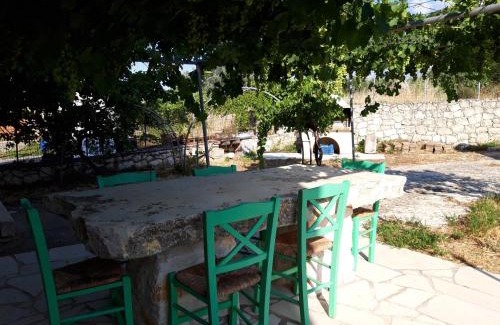 Margarites Villa | Spacious Villa in Margarites with Private Garden