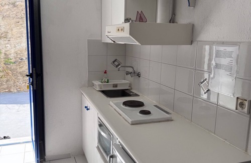 Pisses Apartment | Studio Apartment '2' with Sea View, Wi-Fi and Air Conditioning