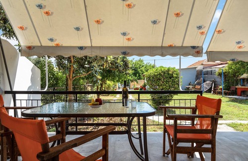 Zalongo Apartment | Studio Apartment 'Labros 2' with Mountain View, Wi-Fi and Air Conditioning