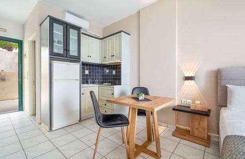 Agios Nikitas Apartment | Studio Apartment 'Sunset Premium 10' with Sea View, Wi-Fi and Air Conditioning
