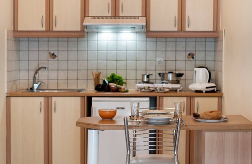 Agios Ioannis Apartment | Studio Apartment "Virginia Studio 1" with Mountain View, Shared Terrace & Wi-Fi