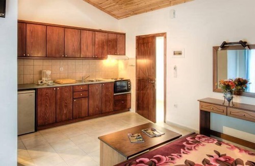 Agios Georgios Pagon Apartment | Studio only 400m from the sandy beach