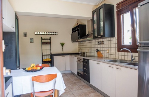 Mazarakata House | Stunning Villa Close to St. George's Castle