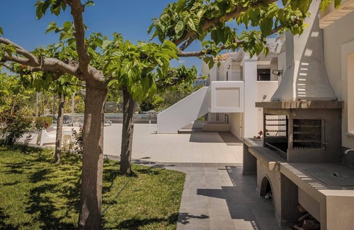 Svoronata Villa | Stylish Villa, A/C, Private Pool, Fabulous Location - Just 5mins walk to Tavernas & Ai Helis Beach!