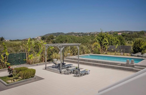 Svoronata Villa | Stylish Villa, A/C, Private Pool, Fabulous Location - Just 5mins walk to Tavernas & Ai Helis Beach!