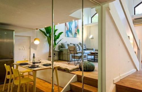 Vouliagmeni Apartment | The Four Seasons Vouliagmeni Escape