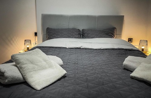 Xanthi Apartment | The Room