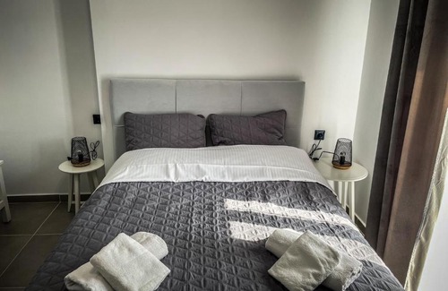 Xanthi Apartment | The Room