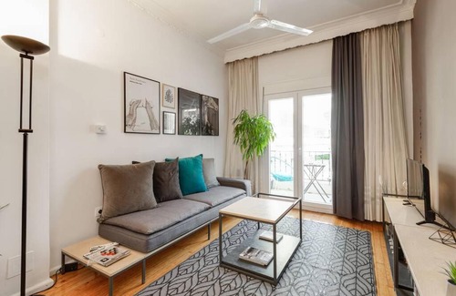 Thessaloniki City Centre Apartment | THE WALL Downtown Apartment