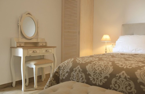 Schinoussa Town House | Theasis Luxury Suites