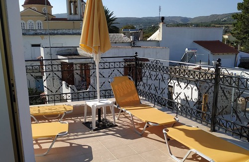 Pigi House | Traditional house, Villa