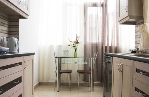 Ampelokipoi Apartment | Two Roses: the Olive House