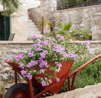 Tzitzifes House | Tzitzifes Stone Mansion