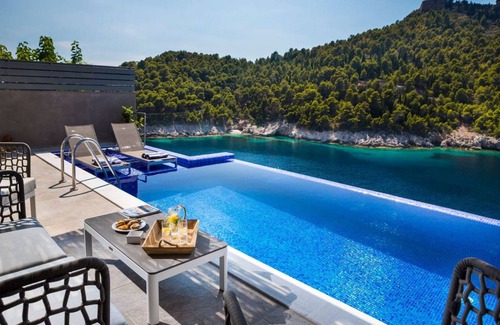 Frourion Villa | Villa ∙ 1 bedroom ∙ 4 guests