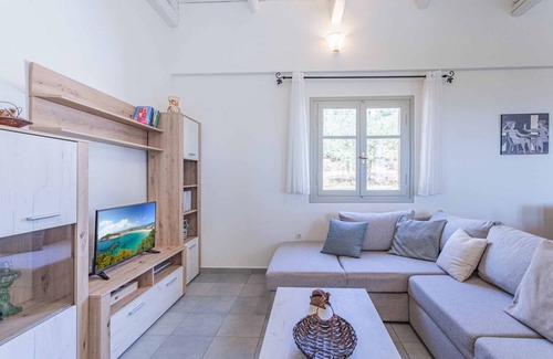 Lefktron Villa | Villa ∙ 2 bedrooms ∙ 4 guests