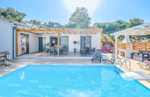 Monopari Villa | Villa ∙ 3 bedrooms ∙ 7 guests
