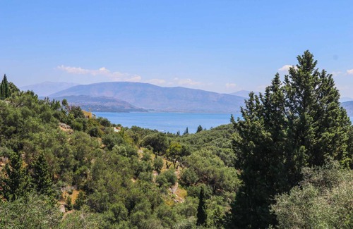 Gimari Villa | Villa ∙ 4 bedrooms ∙ 8 guests