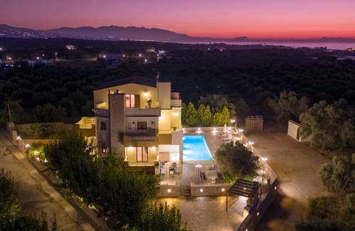 Viranepiskopi Villa | Villa 4 Seasons, tangible luxury on your vacation!
