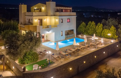 Viranepiskopi Villa | Villa 4 Seasons, tangible luxury on your vacation!