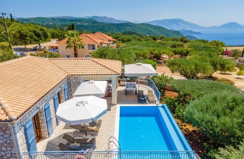 Tzamarelata Villa | Villa Annita by Villa Plus
