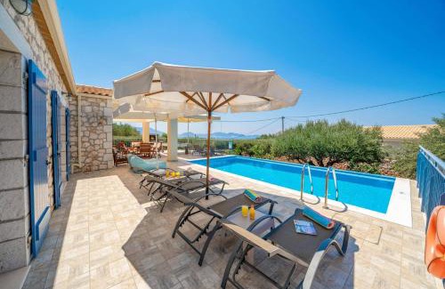 Tzamarelata Villa | Villa Annita by Villa Plus