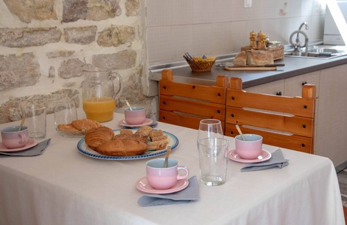 Vlachopoulatika House | Villa Labovitsa: A/C, sunny terraces, Wi-Fi, sleeps 4