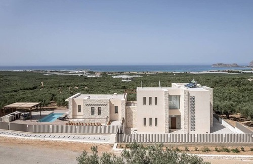 Falassarna Villa | Villa Melissa 3, Spacious villa w private pool,BBQ,luxury.