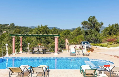 Limni Villa | Villa Mirela Megali - Four Bedroom Villa, Sleeps 9