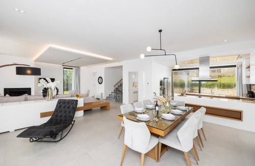 Corfu Town Villa | Villa Seren - Five Bedroom Villa, Sleeps 10