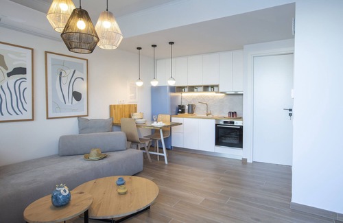 Apolpaina Villa | Villa Theretro, overlooking the Ionian Pelagus and Lefkas city