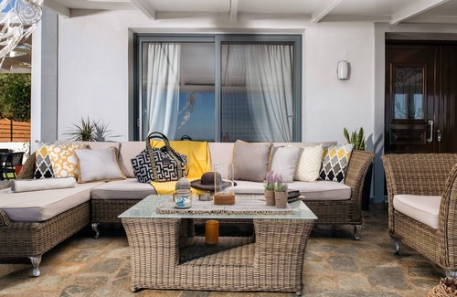 Planos Villa | Villa Venia - 2 Bedroom Villa with Private Pool