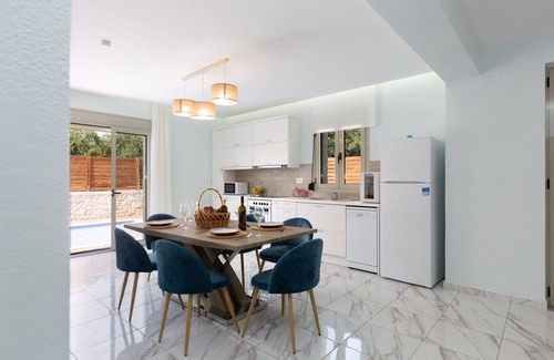 Asteri Villa | Villa Vera - 3 bedroom villa, 3 bathrooms, with heated pool and outdoor jacuzzi