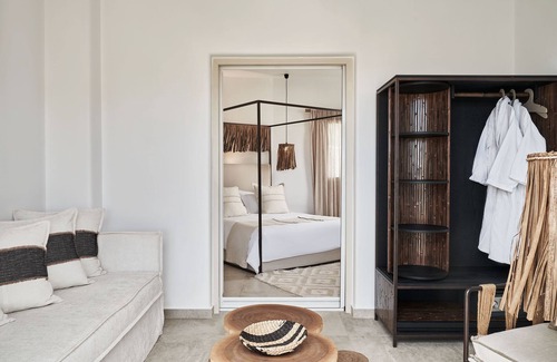 Milos Hotel | Volcano Luxury Suites Milos - Adults Only