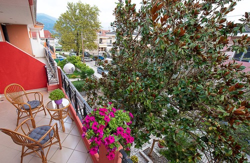 Ioannina Town Centre House | Ανακαινισμένη vintage μεζονέτα δίπλα στη λίμνη, κοντά στα δημοφιλή αξιοθέατα!