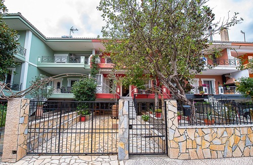 Ioannina Town Centre House | Ανακαινισμένη vintage μεζονέτα δίπλα στη λίμνη, κοντά στα δημοφιλή αξιοθέατα!