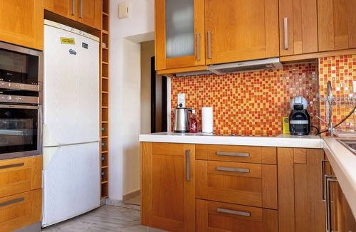 Piraeus Apartment | ΕΝΑ ΟΜΟΡΦΟ ΔΙΑΜΕΡΙΣΜΑ ΜΕ ΘΕΑ