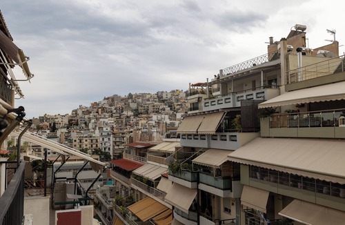 Piraeus Apartment | ΕΝΑ ΟΜΟΡΦΟ ΔΙΑΜΕΡΙΣΜΑ ΜΕ ΘΕΑ