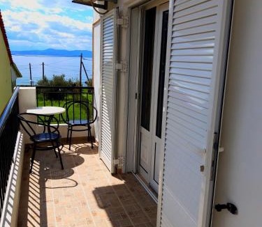 Rovies Apartment | Ενοικιαζόμενα Δωμάτια Γεωργία Σταμούλου