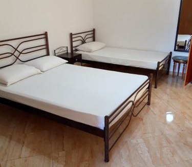 Rovies Apartment | Ενοικιαζόμενα Δωμάτια Γεωργία Σταμούλου